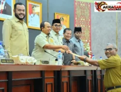 Wali Kota Padang Serahkan Tiga Ranperda Strategis kepada DPRD