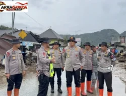 Kapolda Sumbar Kerahkan 300 Personel Tangani Banjir Bandang di Solok