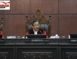 MK Tak Temukan Bukti Ijazah Setara SMA Gibran, Gugatan Denny Indrayana Cs Tetap Tak Dapat Diterima